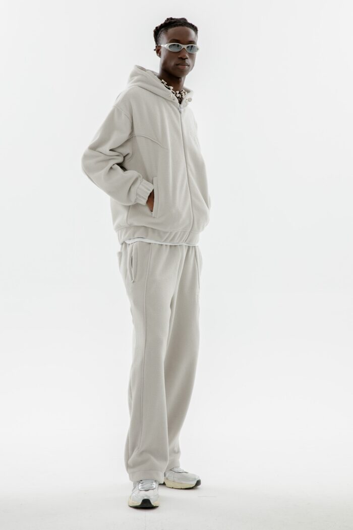 Elevate your casual style with the Star Wreath Fleece Jogger in Washed Ultimate Gray.