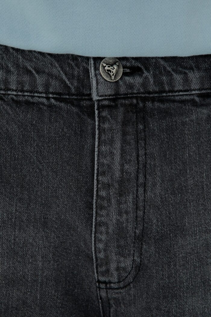 Elevate your style with the Carpenter Denim in Grey Washed.